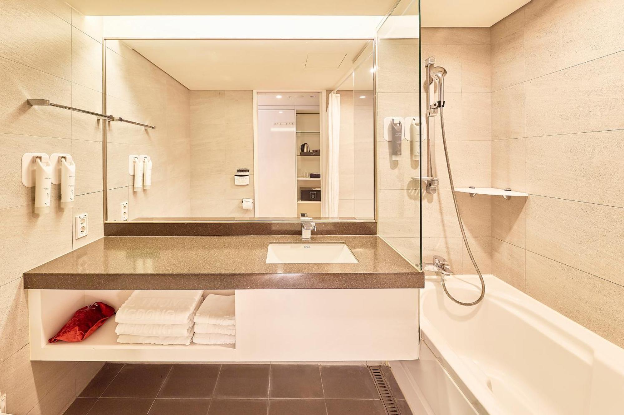 Thomas Myeongdong Hotel Seoul